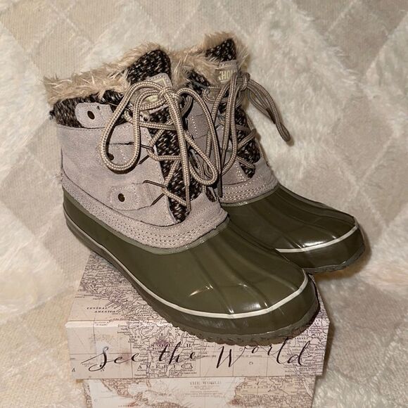Khombu 7 KERI Green Taupe Short Winter Duck Booties - Picture 4 of 15